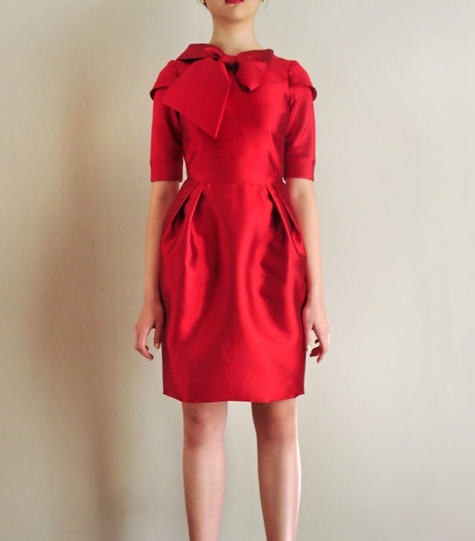Distinctive Silk Wool Dress with Pig Skirt Feature, Sumptuous Accent Bow &amp; 3 / 4 Cup Sleeves & Side Pockets